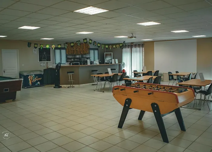 H Des Lacs 3p 6pers * Monclar-de-Quercy